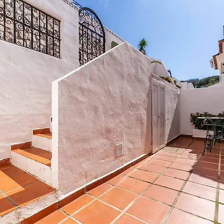 128 - Beautiful Townhouse With Pool, Benalmádena