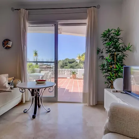 128 - Beautiful Townhouse With Pool, Daire