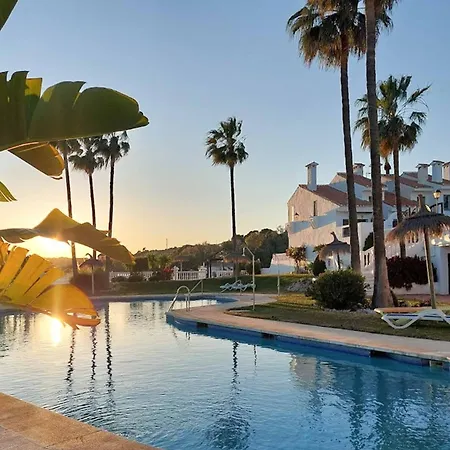 128 - Beautiful Townhouse With Pool, Daire