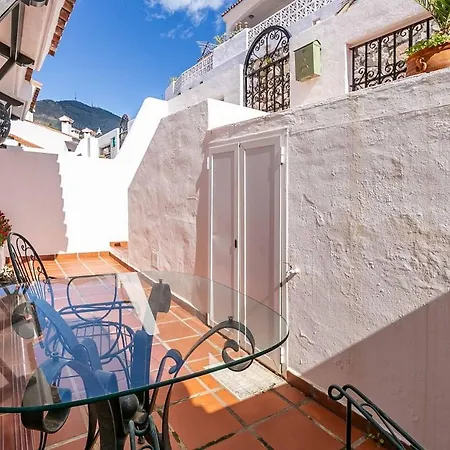 128 - Beautiful Townhouse With Pool, Daire *