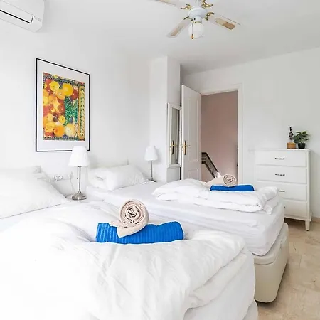 Daire 128 - Beautiful Townhouse With Pool, Benalmádena